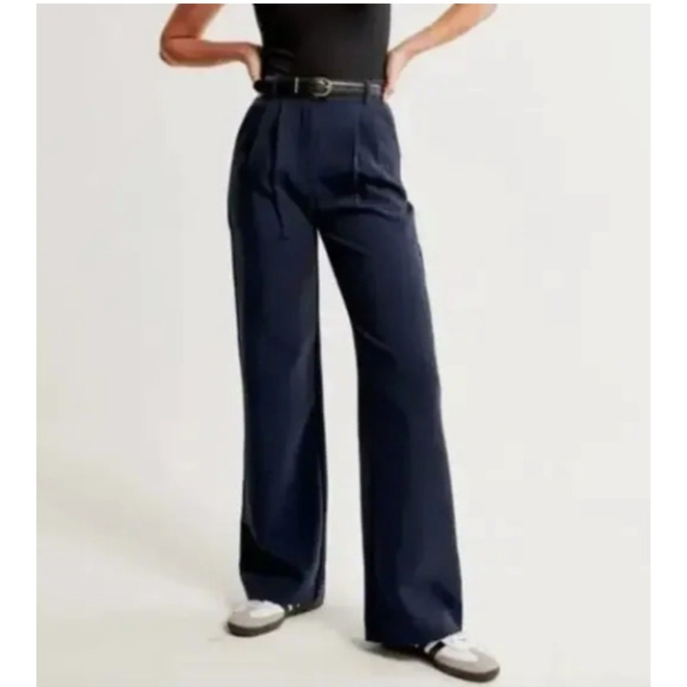 NWT ABERCROMBIE & FITCH Tailored Wide Leg Pant Navy Blue Sz 27 / 4 Short Pleated